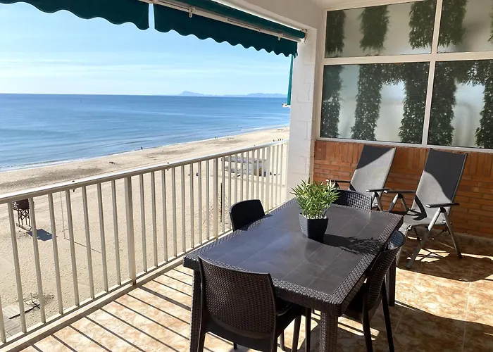 Beachfront And Renovated Apartment Cullera