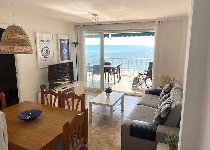 Beachfront And Renovated *