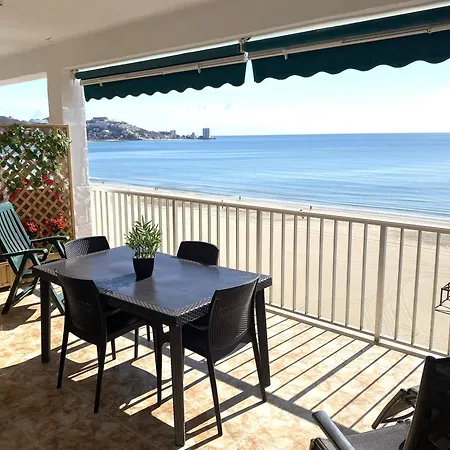 Beachfront And Renovated Apartment *