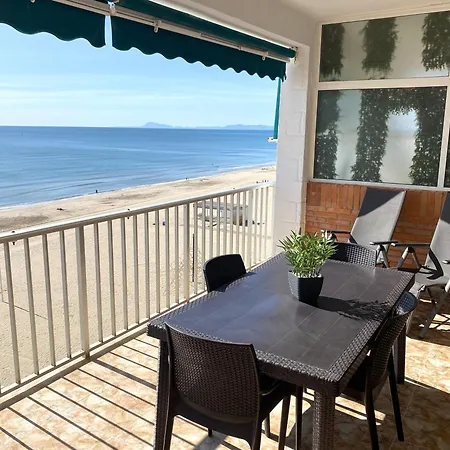 Beachfront And Renovated Apartment Cullera