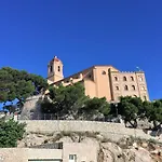 شقة Beachfront And Renovated