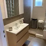 شقة Beachfront And Renovated *